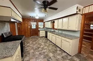 2890 W Lucas Dr, Beaumont, TX 77706 - Photo 18