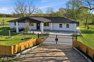6623 County Rd 4, Damon, TX 77430 - Photo 2
