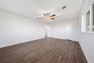 6623 County Rd 4, Damon, TX 77430 - Photo 16