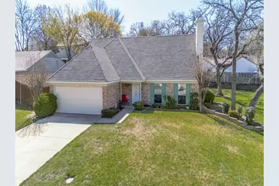500 Thorn Wood Drive, Euless, TX 76039 - Photo 1