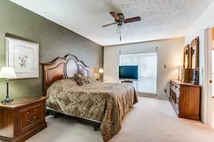 500 Thorn Wood Dr, Euless, TX 76039 - Photo 10