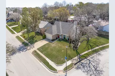 500 Thorn Wood Drive, Euless, TX 76039 - Photo 2