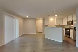 10210 E Summit Canyon Dr, Houston, TX 77095 - Photo 6