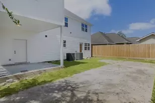 3925 McKinley St, Houston, TX 77051 - Photo 4