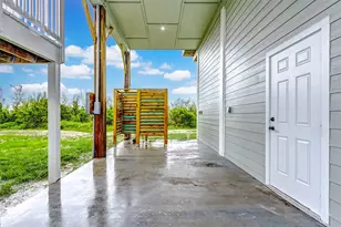 1040 Johnson Rd, Gilchrist, TX 77617 - Photo 6