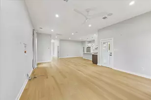304 Hogan St, Houston, TX 77009 - Photo 14