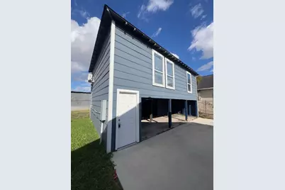 6915 1/2 Avenue L, Houston, TX 77011 - Photo 1