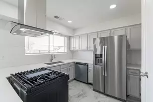 8706 Kirkmont Dr, Houston, TX 77089 - Photo 10