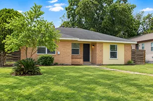 635 19th St, Hempstead, TX 77445 - Photo 1