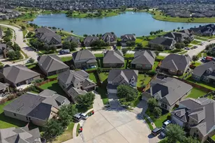 8111 Foster Gate Ct, Richmond, TX 77407 - Photo 2