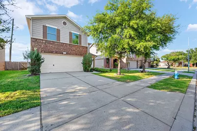 1010 Larks Trace Lane, Houston, TX 77090 - Photo 4