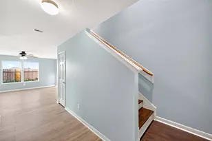 1010 Larks Trace Ln, Houston, TX 77090 - Photo 8