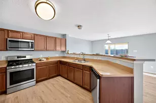 1010 Larks Trace Ln, Houston, TX 77090 - Photo 16