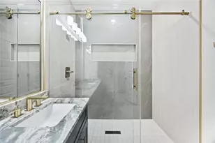 4624 Mayflower St, Houston, TX 77033 - Photo 28
