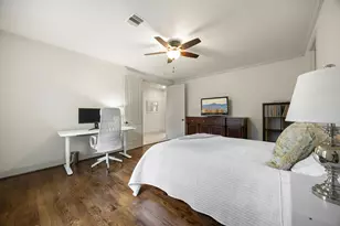 310 W Bell St, Houston, TX 77019 - Photo 10