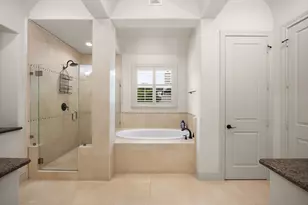 310 W Bell St, Houston, TX 77019 - Photo 32