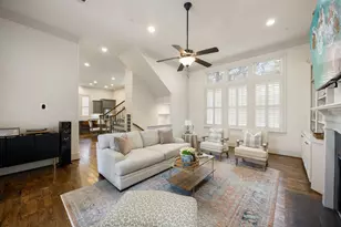 310 W Bell St, Houston, TX 77019 - Photo 14