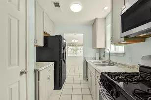 7214 Plover Cir, Texas City, TX 77591 - Photo 10