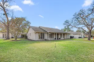 11403 Cold Spring Dr, Houston, TX 77043 - Photo 4