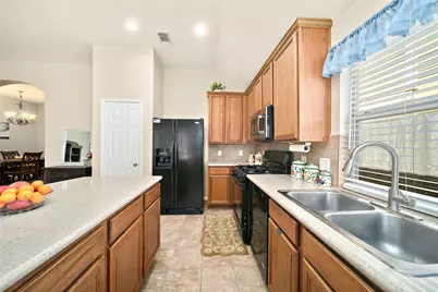 880 Falling Springs Lane, League City, TX 77573 - Photo 12