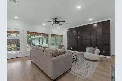 5042 Briarbend Drive, Houston, TX 77035 - Photo 8