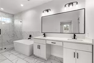 8121 Grandview St, Houston, TX 77051 - Photo 12