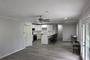 118 Outlook Dr, Houston, TX 77034 - Photo 2
