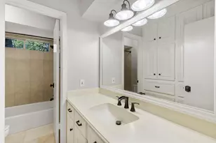 2 Muskmallow Ct, The Woodlands, TX 77380 - Photo 30