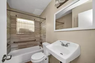 5018 Northridge Dr, Houston, TX 77033 - Photo 10
