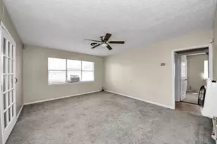 5018 Northridge Dr, Houston, TX 77033 - Photo 24