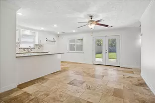 5019 Kinglet St, Houston, TX 77035 - Photo 8