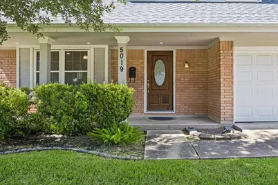 5019 Kinglet Street, Houston, TX 77035 - Photo 2