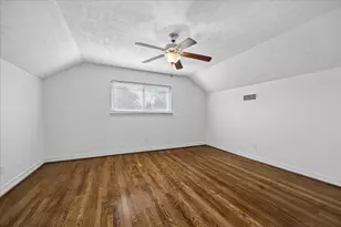 5019 Kinglet St, Houston, TX 77035 - Photo 16