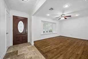5019 Kinglet St, Houston, TX 77035 - Photo 4