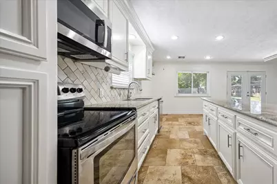 5019 Kinglet Street, Houston, TX 77035 - Photo 10