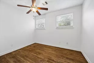 5019 Kinglet St, Houston, TX 77035 - Photo 20