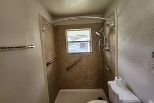 5535 Flamingo Dr, Houston, TX 77033 - Photo 4