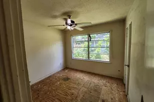 5535 Flamingo Dr, Houston, TX 77033 - Photo 2