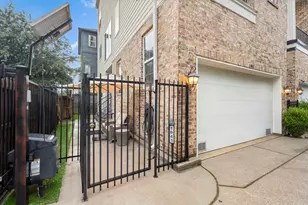 1041 W 17th St, Houston, TX 77008 - Photo 2