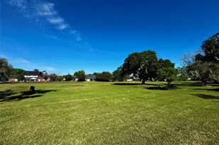 2221 River Valley Dr, West Columbia, TX 77486 - Photo 4