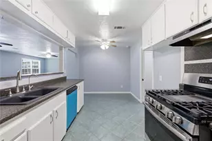 1925 14th Ave N, Texas City, TX 77590 - Photo 6