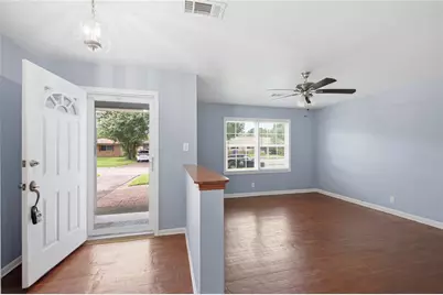 1925 14th Avenue N, Texas City, TX 77590 - Photo 2