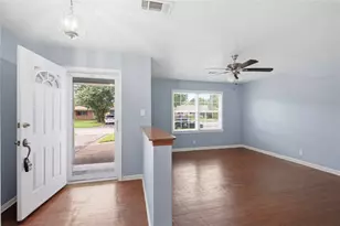 1925 14th Ave N, Texas City, TX 77590 - Photo 2
