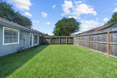 2210 Trail West Street, Sugar Land, TX 77478 - Photo 32