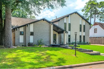 14919 Woodthorpe Lane, Houston, TX 77079 - Photo 2