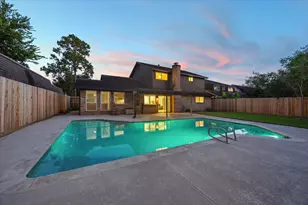 11726 Dorrance Ln, Meadows Place, TX 77477 - Photo 2