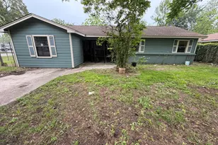 222 E John Alber Rd, Houston, TX 77037 - Photo 2