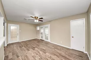 901 Alyse St, Deer Park, TX 77536 - Photo 8