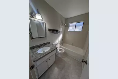 51 E Mistybreeze Circle, The Woodlands, TX 77381 - Photo 14