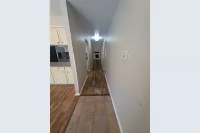 51 E Mistybreeze Circle, The Woodlands, TX 77381 - Photo 8